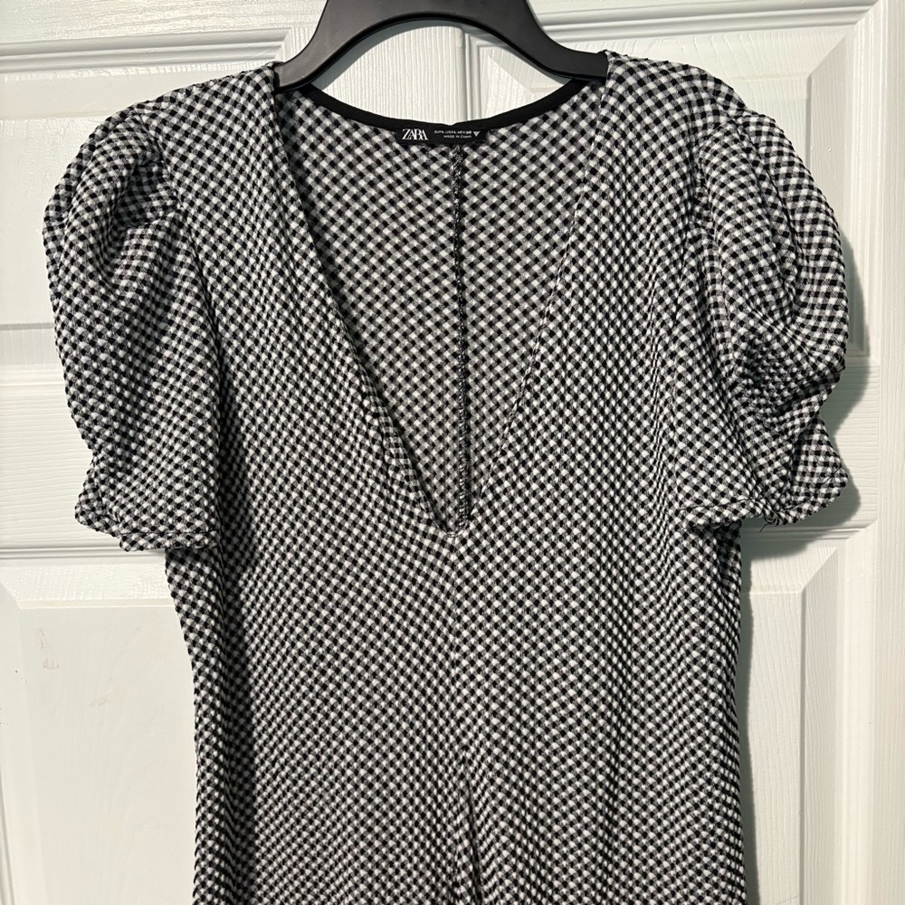 Zara black and white textured weave midi dress with puff sleeve large